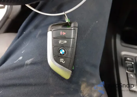 2017 BMW X1 xDrive28I z USA, uszkodzony, nr VIN WBXHT3C39H5F83030